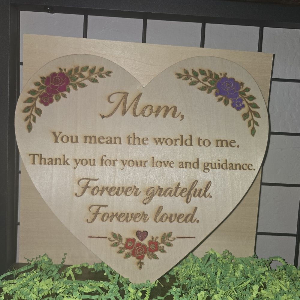Happy Mothers Day, Wooden Heart Plaque "Mom"